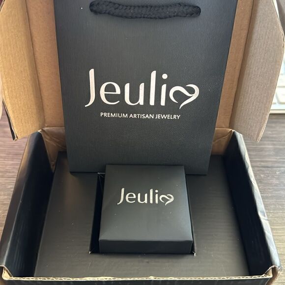 NWT Jeulia Premium Artisan Sz 8.5 Engagement Wedding Ring - Picture 8 of 9